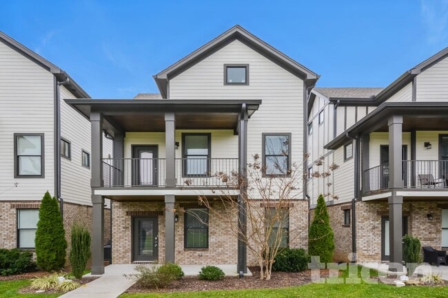 Building Photo - 1247 Hillwood Private Cove