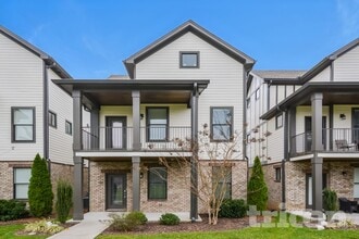 Building Photo - 1247 Hillwood Private Cove