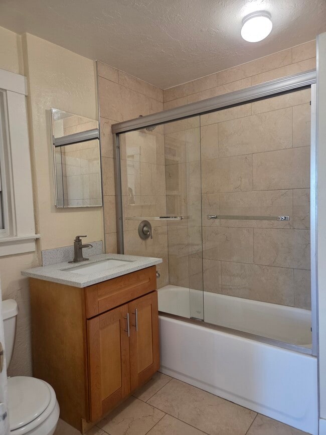 Building Photo - 139 S 22nd St