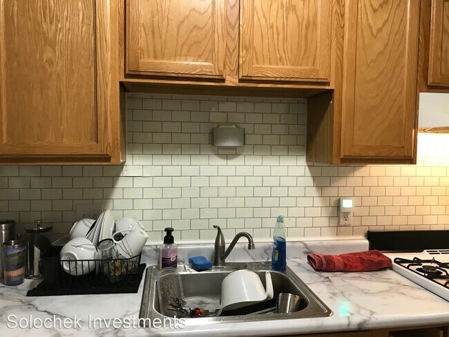Foto del edificio - 2637 N Frederick Ave