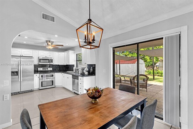 Foto del edificio - 8411 NW 3rd St