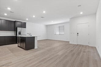 Building Photo - 1547 Maria Xing Ave