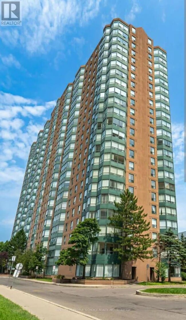 Building Photo - 135-1135 Hillcrest Ave