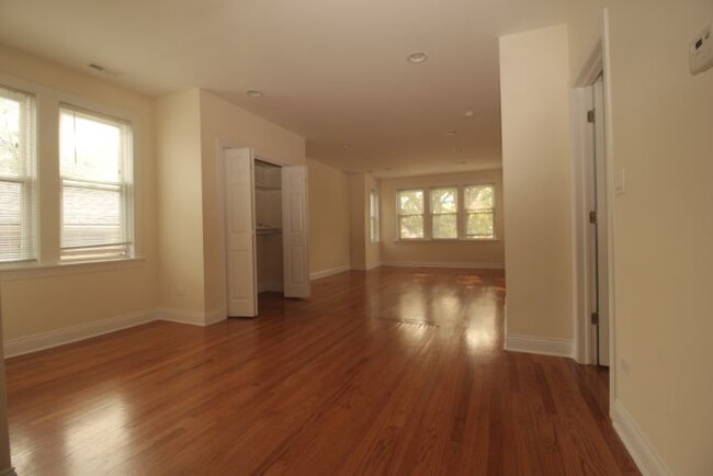 Building Photo - 3755 N Kimball Ave