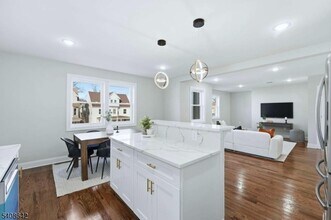 Building Photo - 46 Eppirt St