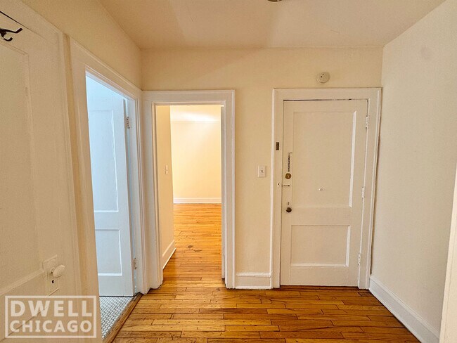 Foto del edificio - 2331 N Spaulding Ave