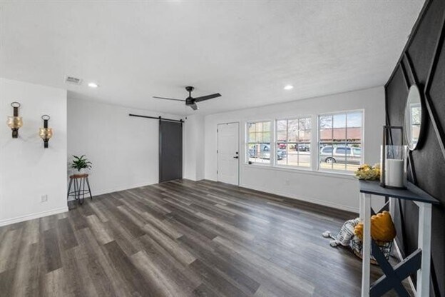 Foto del edificio - 710 Carpenter Dr