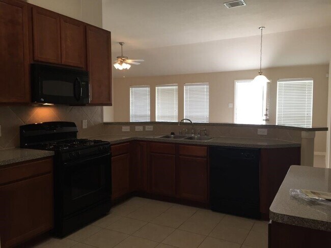Foto del edificio - 25106 Diamond Ranch Dr