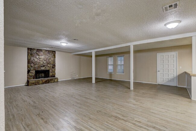 Foto del edificio - Spacious 3 bedroom house in Norman