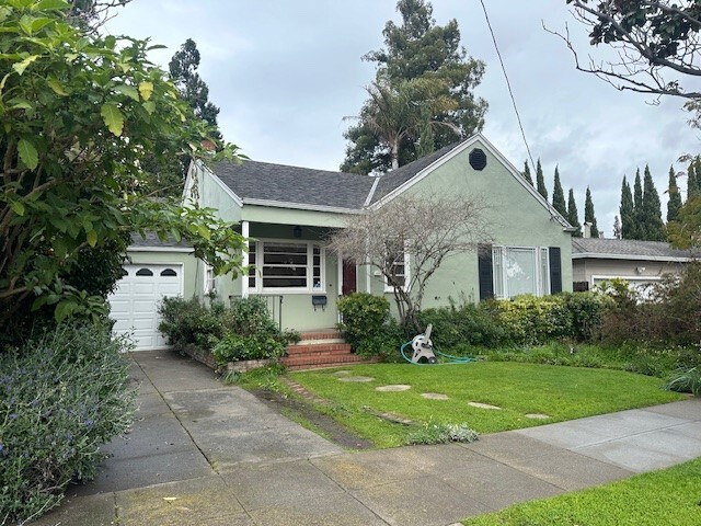 Building Photo - 100 Burlingame Ave