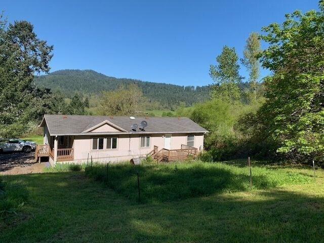 Primary Photo - Available Now! Rural setting- 3 bedroom Ma...