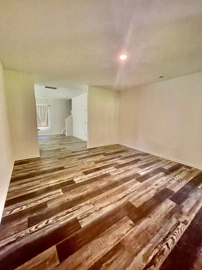 Foto del edificio - Welcome to this stunning 3-bedroom, 2.5-ba...