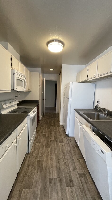 Foto principal - 1081 Beach Park Blvd