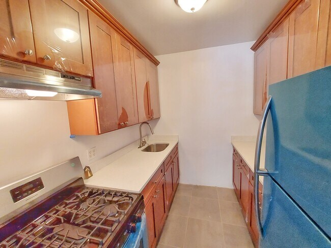 Foto del edificio - 2174 Hone Ave