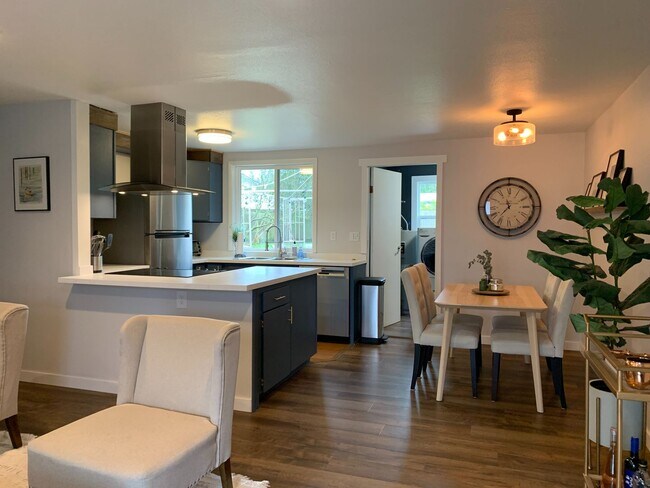 Foto del edificio - Beautifully Updated  Pinehurst Home