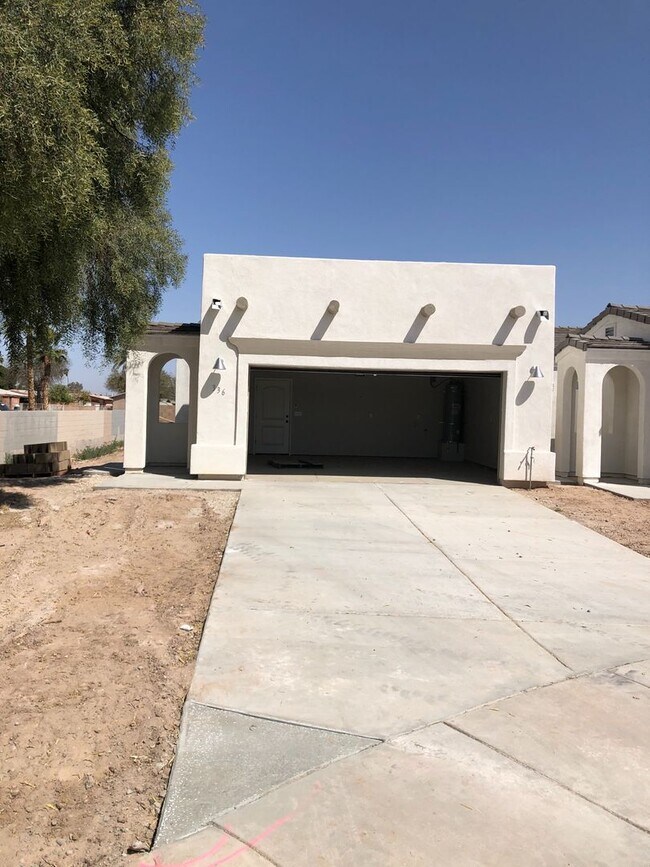 Building Photo - Amanecer Townhomes in Somerton