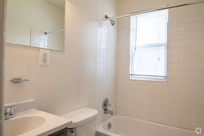2BR, 1BA - Westover Commons Apartments