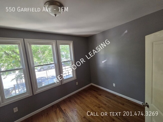 Foto del edificio - 550 Garfield Ave