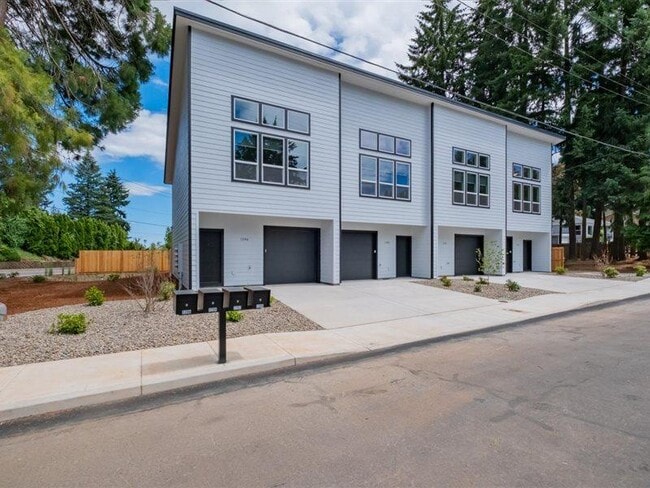 Building Photo - 1394 Overlook Ave NW