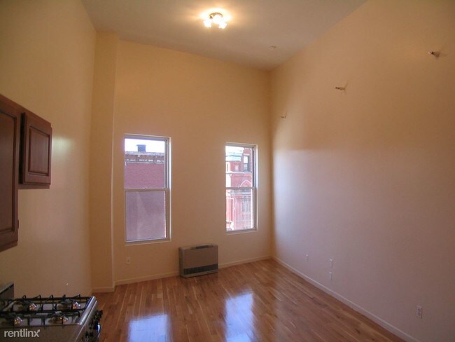 Building Photo - 637 Bushwick Ave