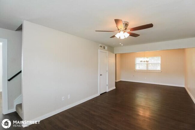 Foto del edificio - 1828 SUNRISE DRIVE, MOORE, OK 73160