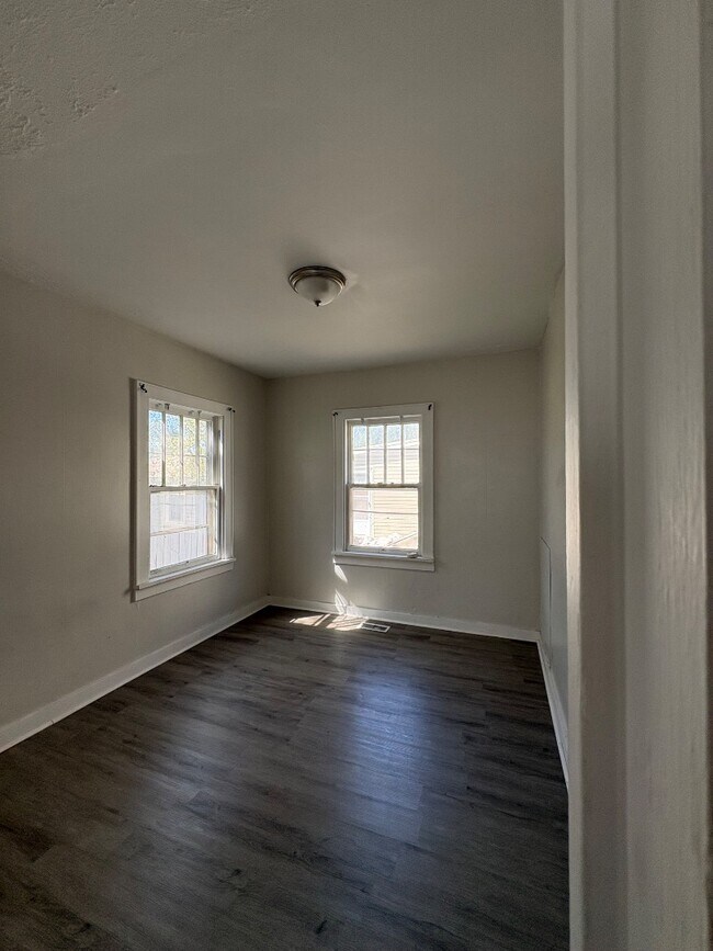 Foto del edificio - 609 N Madison St