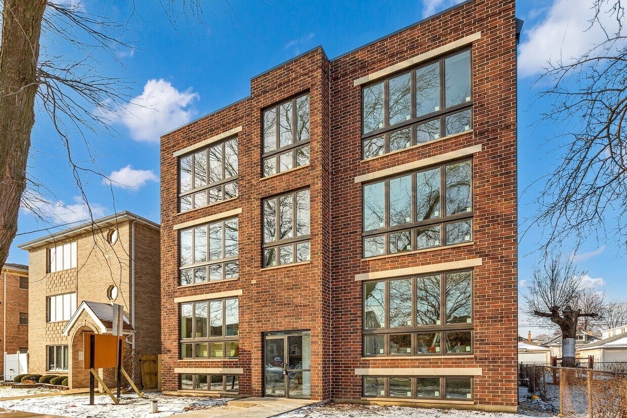 Primary Photo - 2817 N 75th Ave