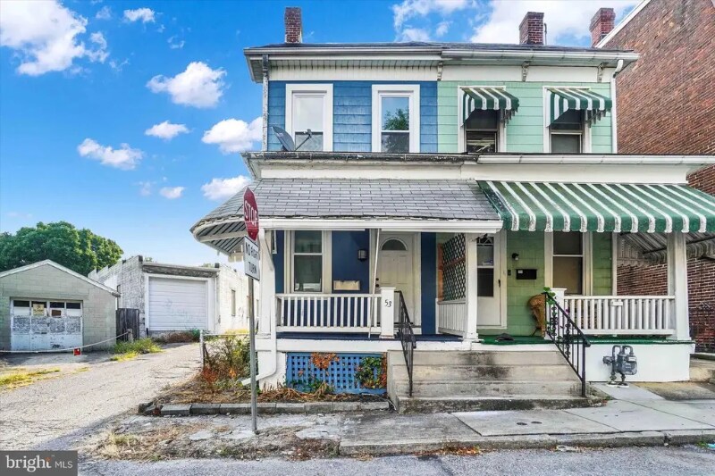 Primary Photo - 53 Eberts Ln