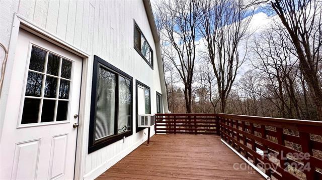 Foto del edificio - 823 Fox Run Rd