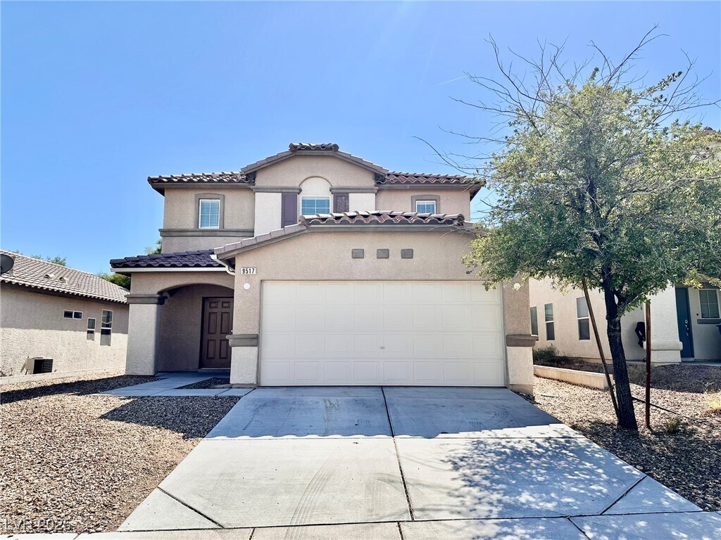 Foto principal - 9517 W Gilmore Ave