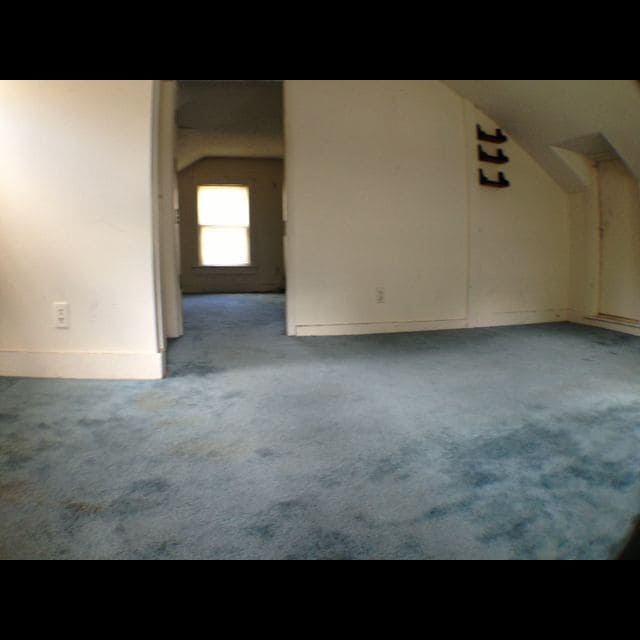 Foto del edificio - 313 E 3rd St