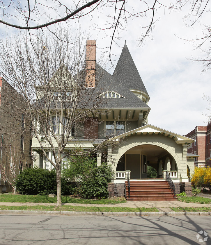 Foto del edificio - 439 S Franklin St