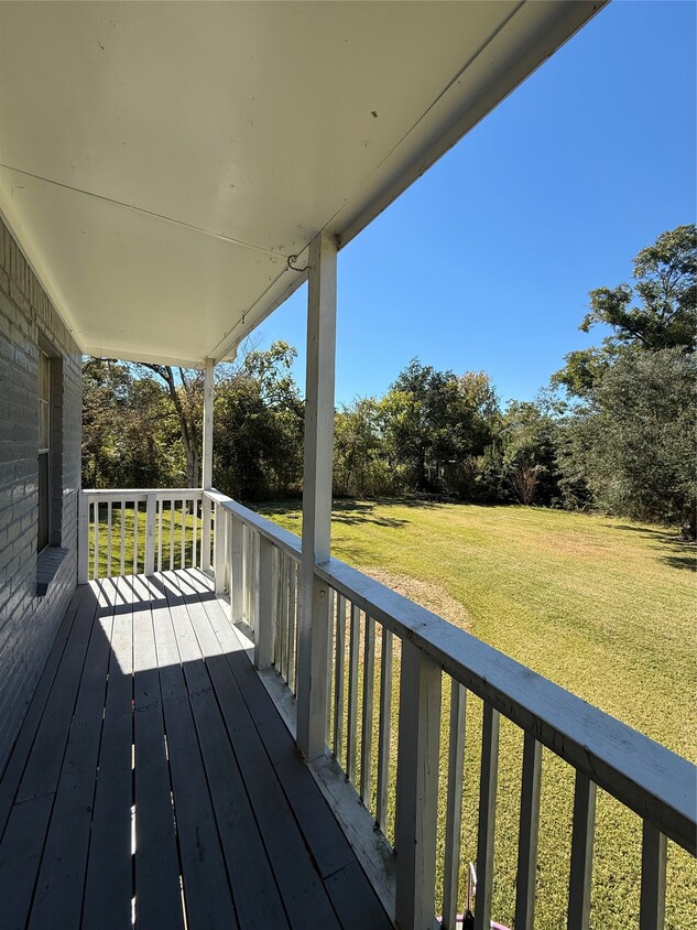 Building Photo - 827 Algoa-Friendswood Rd