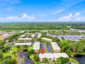 Building Photo - 900 Crestwood Ct S
