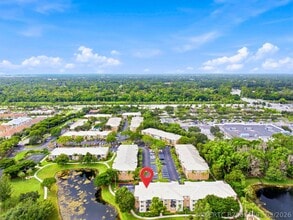 Building Photo - 900 Crestwood Ct S