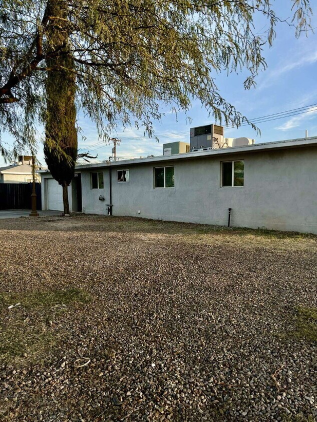 Primary Photo - 3702 E 22nd St