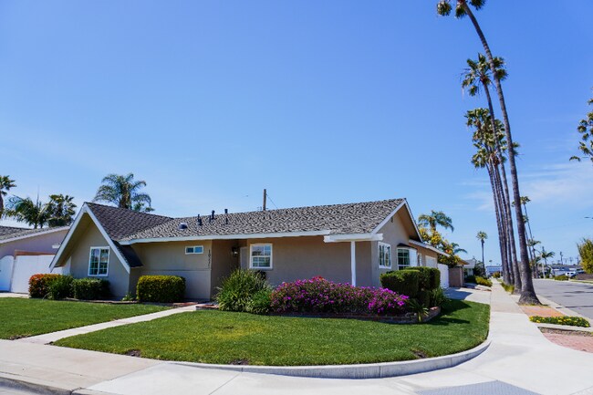 Foto del edificio - 18271 Roberta Cir