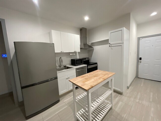 Foto del edificio - 5226 Ridgevan St