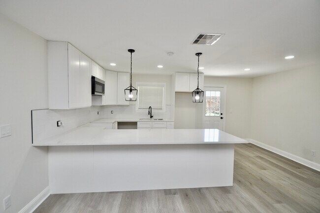 Foto del edificio - 7634 Wynlea St