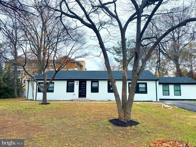 Building Photo - 203 Henson Rd