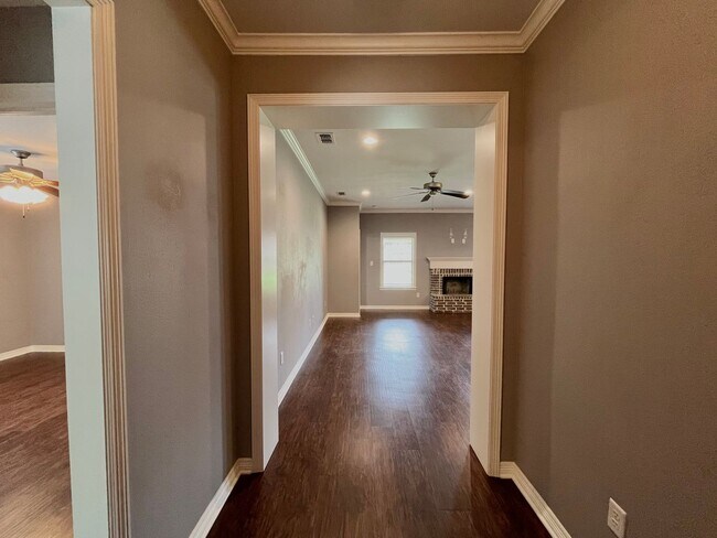Foto del edificio - 2520 Meadowglen Ct