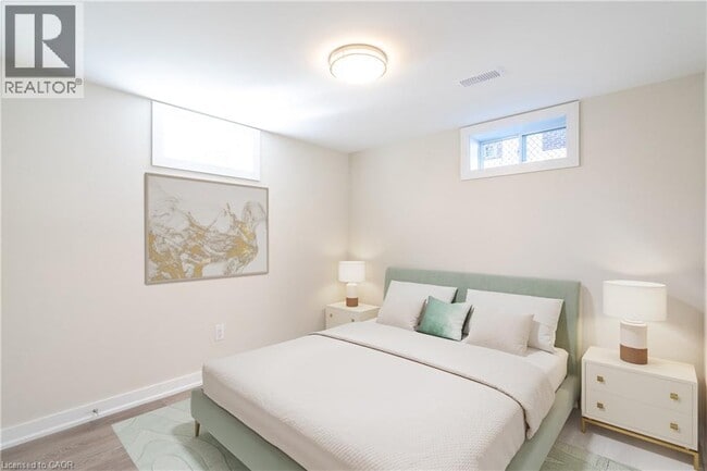 Building Photo - 749 Upper Ottawa St