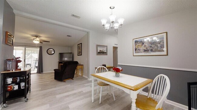 Foto del edificio - 1519 Hillcrest Dr
