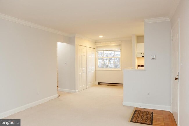 Building Photo - 1712 W Abingdon Dr