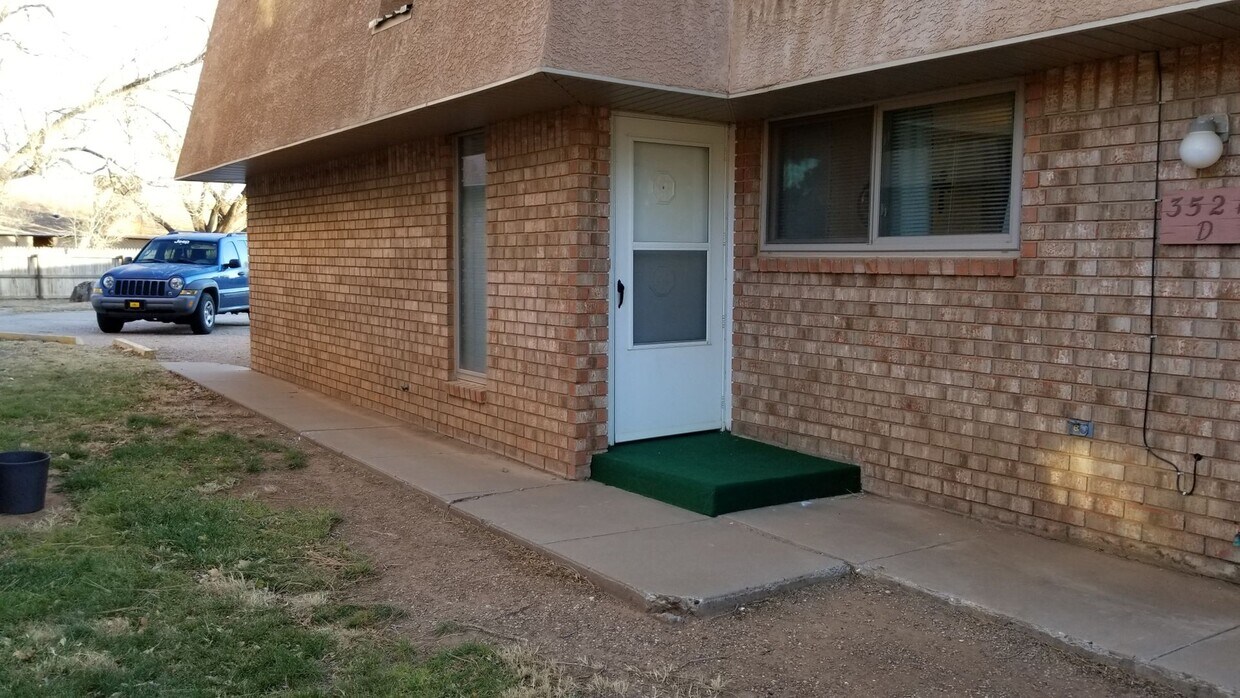 Primary Photo - UPDATED CONDO IN COLONIAL PARK