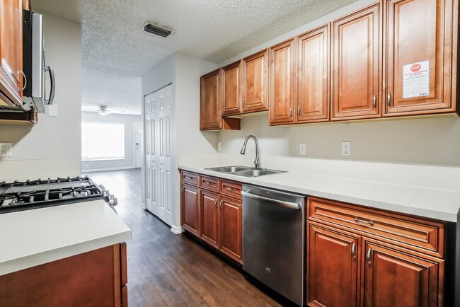 Foto del edificio - 18221 NW 40th Ct