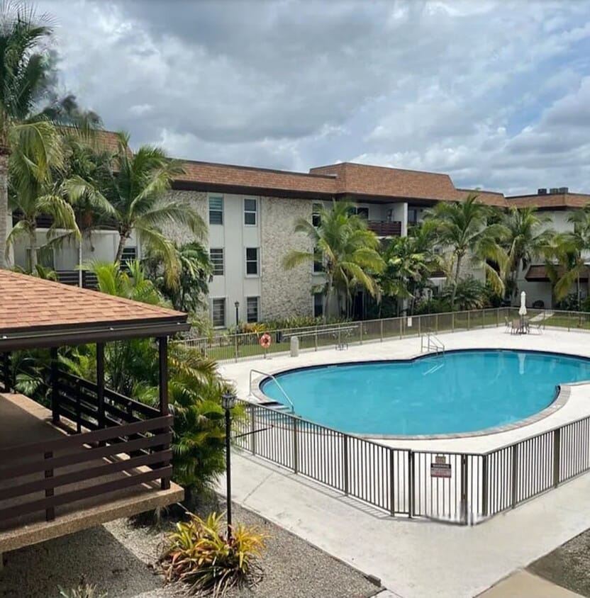 DADELAND CAPRI SOUTH MIAMI - 5759 SW 61st St