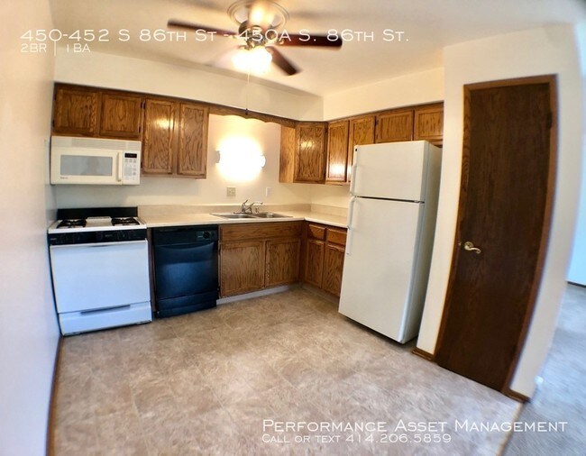 Building Photo - 450-452 S 86th St