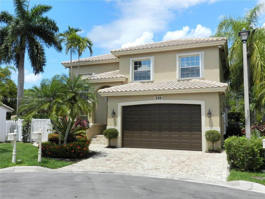 Primary Photo - 210 La Costa Ct