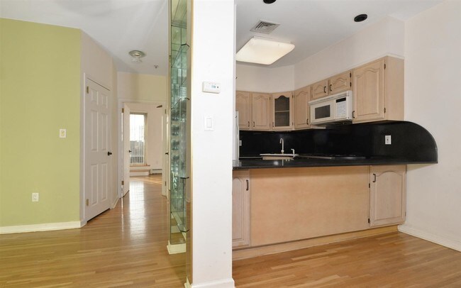 Foto del edificio - 219 Montgomery St